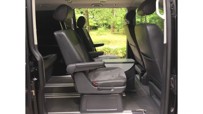 Volkswagen Multivan 2010 - 18