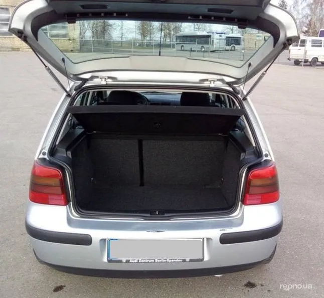 Volkswagen  Golf 2002 - 3
