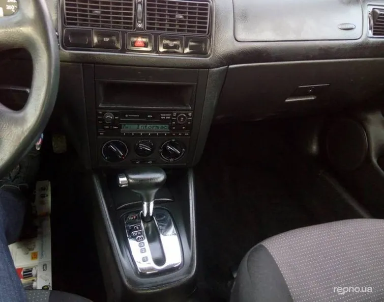 Volkswagen  Golf 2002 - 5