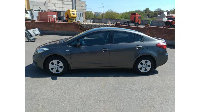 Kia Cerato 2013 - 5