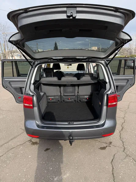 Volkswagen Touran 2011 - 2