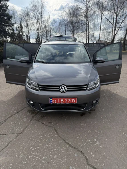 Volkswagen Touran 2011 - 0