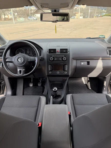 Volkswagen Touran 2011 - 20