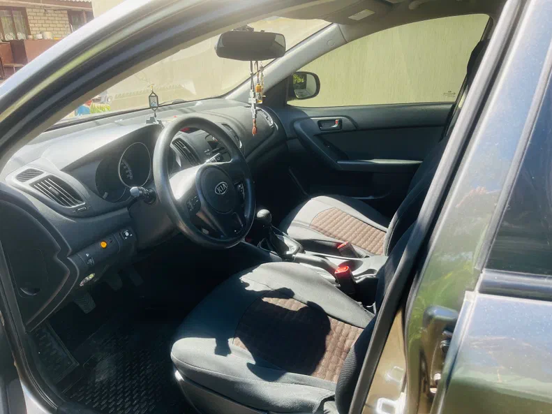 Kia Cerato 2011 - 14