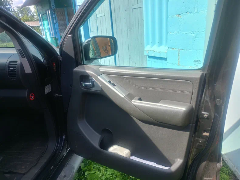 Nissan Navara (Frontier) 2007 - 9
