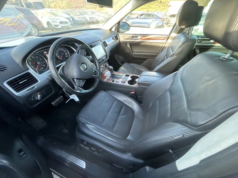 Volkswagen Touareg 2010 - 13
