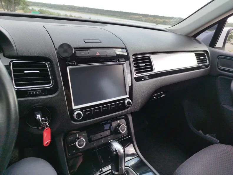 Volkswagen Touareg 2012 - 18