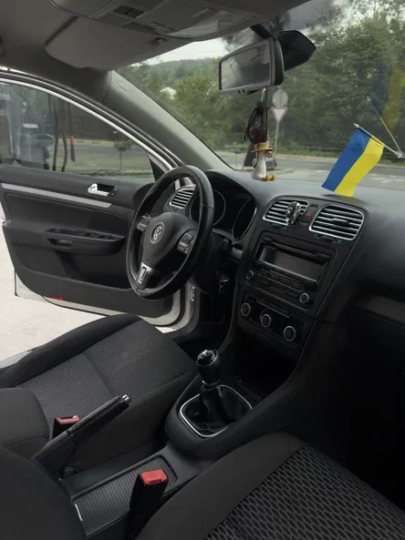 Volkswagen Golf 2012 - 9