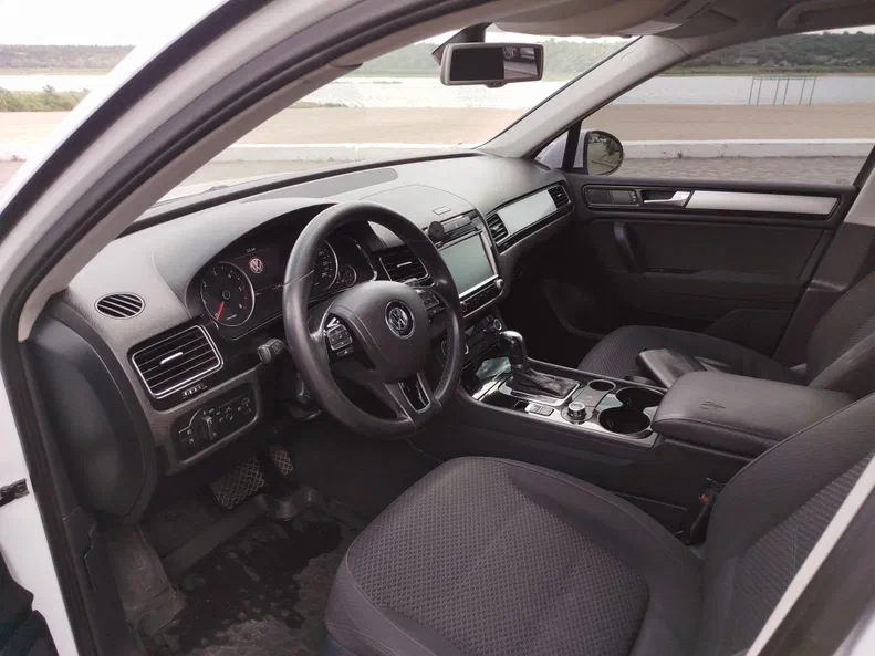 Volkswagen Touareg 2012 - 10