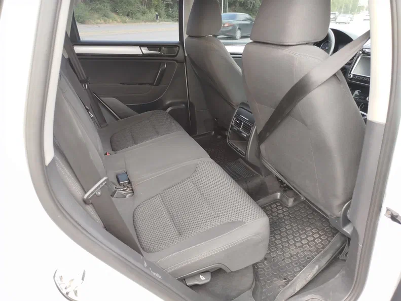 Volkswagen Touareg 2012 - 14