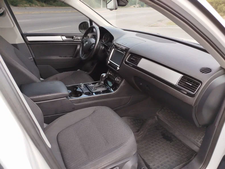 Volkswagen Touareg 2012 - 15