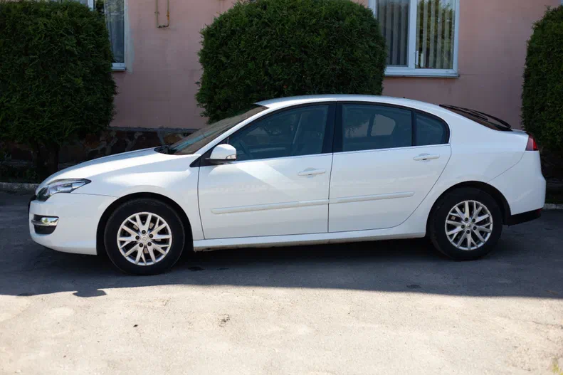 Renault Laguna 2013 - 3