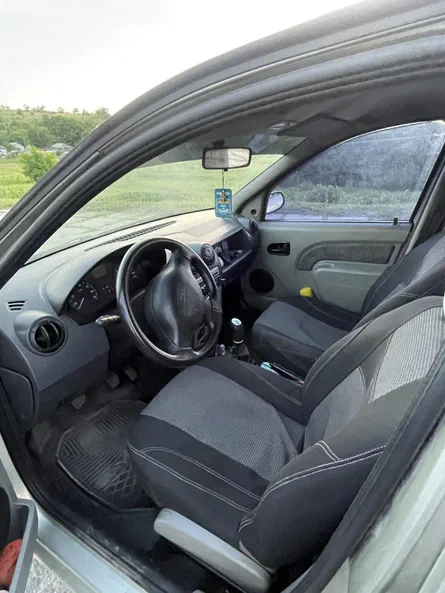Dacia Logan 2006 - 4
