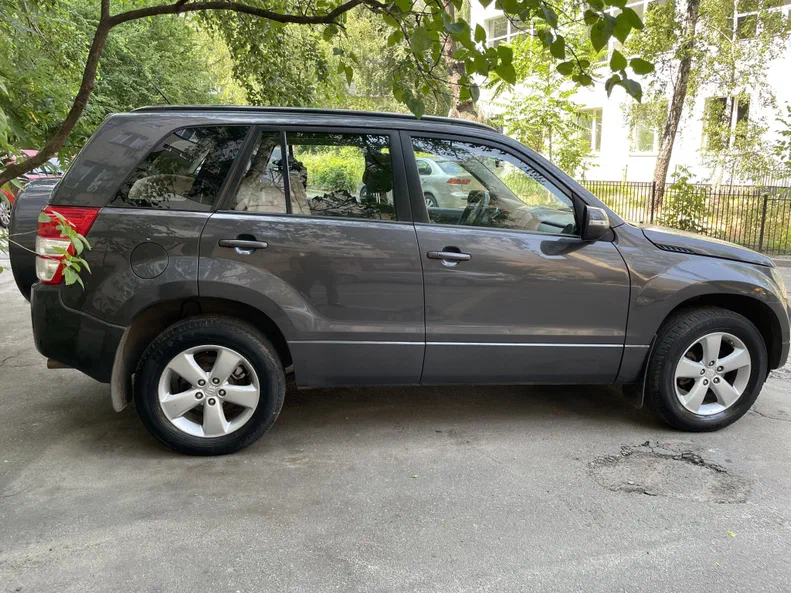Suzuki Grand Vitara 2012 - 10
