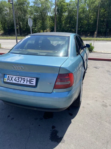 Audi A4 1999 - 4