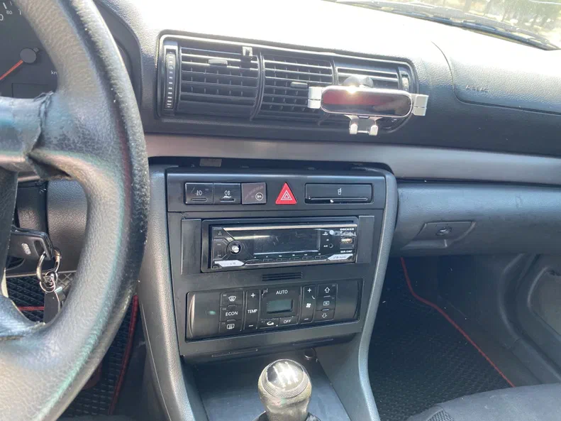 Audi A4 1999 - 6