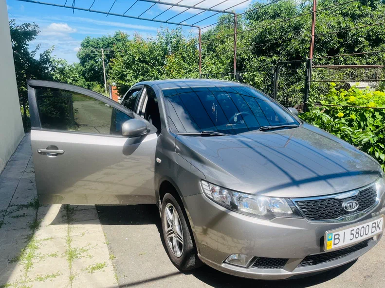 Kia Cerato 2011 - 9