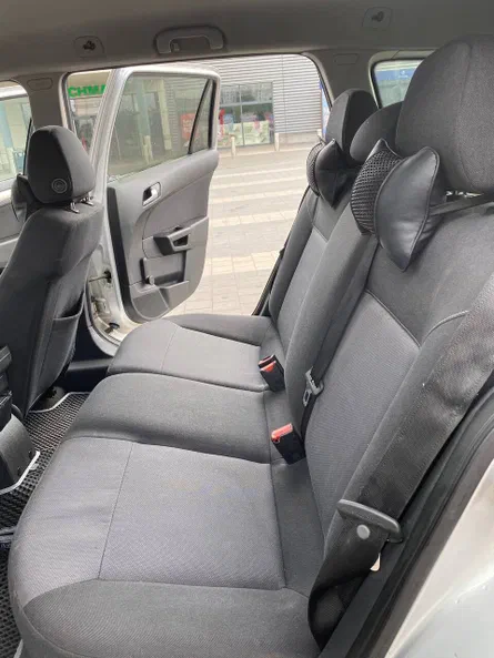 Opel Astra 2008 - 4