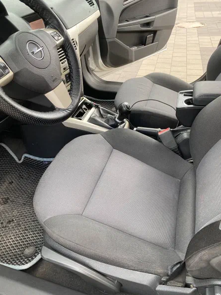Opel Astra 2008 - 21