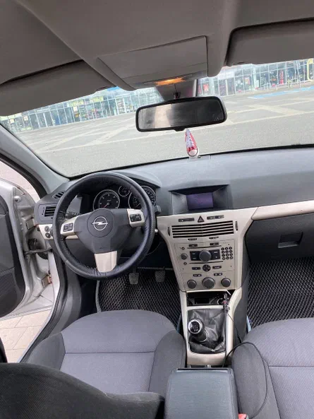 Opel Astra 2008 - 17