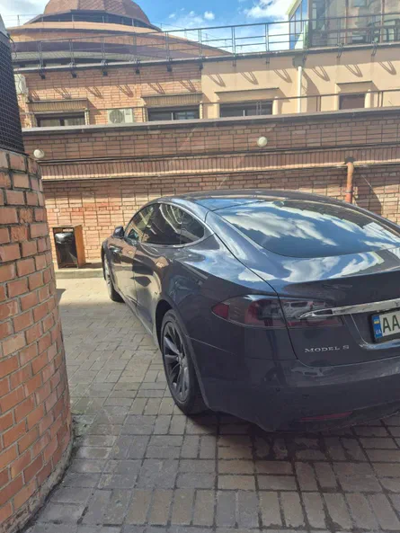Tesla Model S 2018 - 4