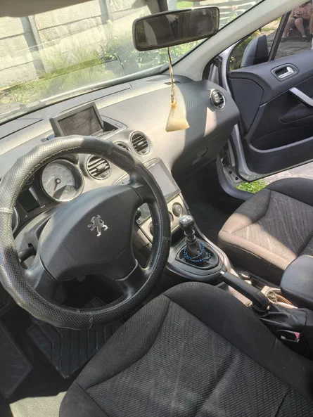 Peugeot 308 2009 - 12