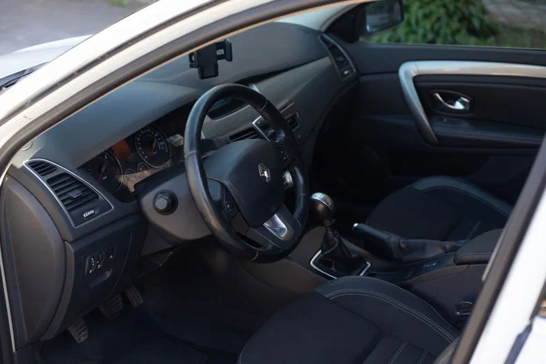 Renault Laguna 2013 - 4