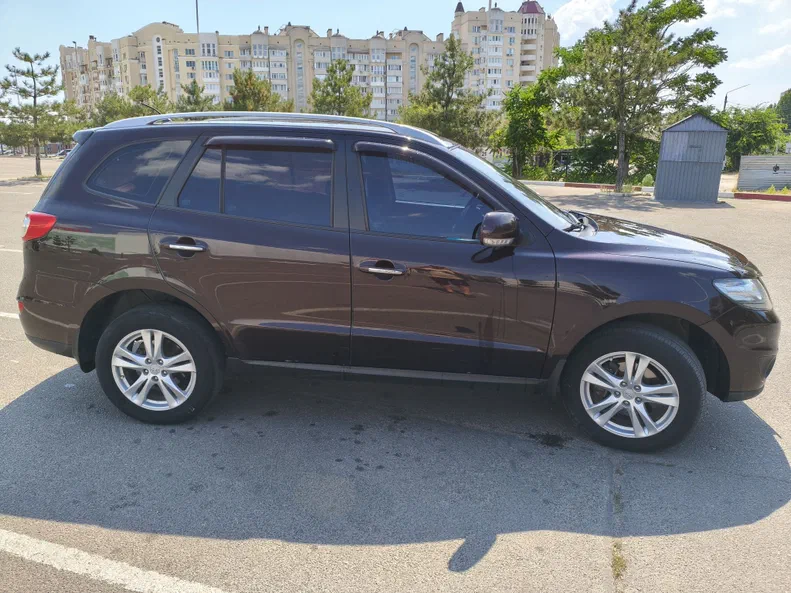 Hyundai Santa Fe 2010 - 3
