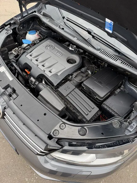 Volkswagen Touran 2011 - 16