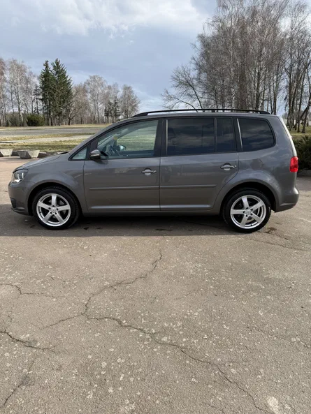 Volkswagen Touran 2011 - 13