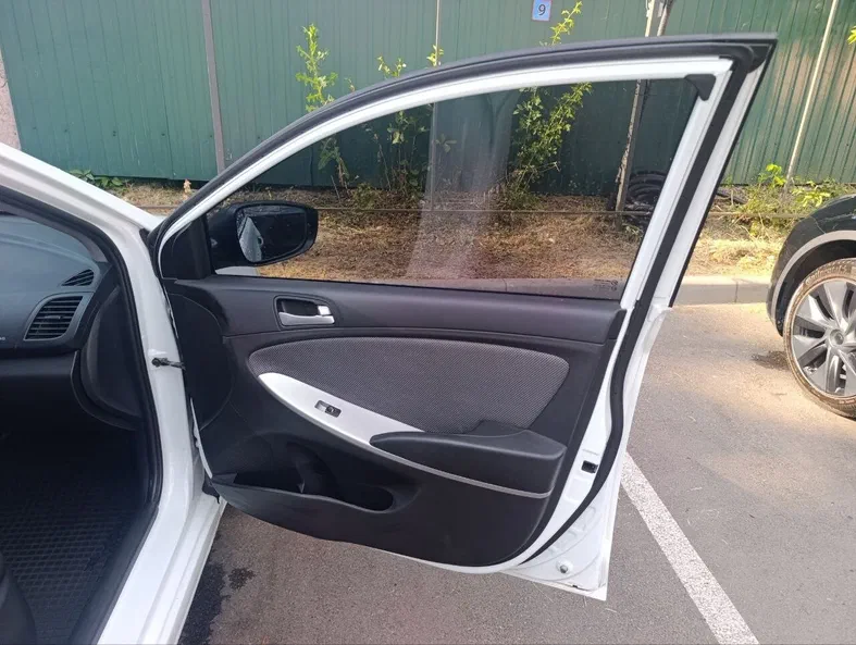 Hyundai Accent 2013 - 10