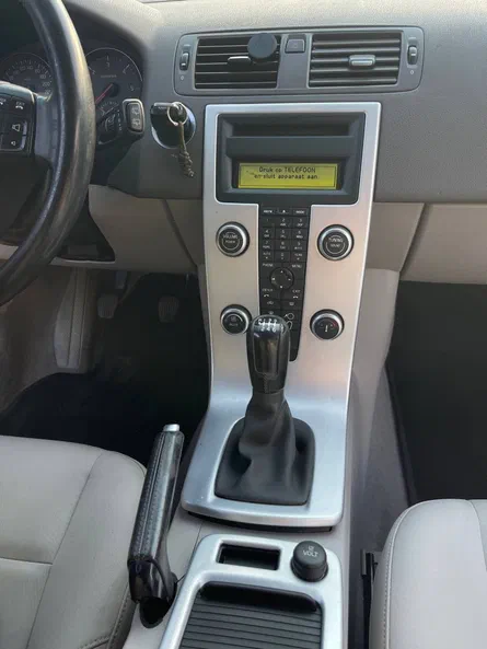 Volvo V50 2011 - 13
