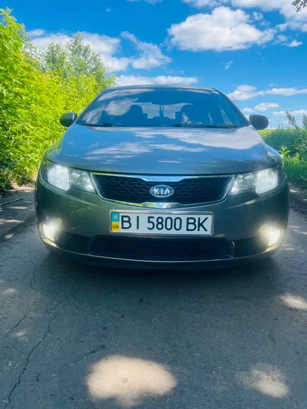 Kia Cerato 2011 - 11