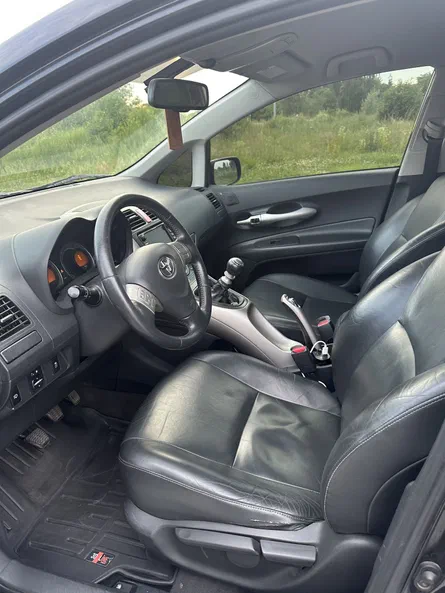 Toyota Auris 2007 - 10