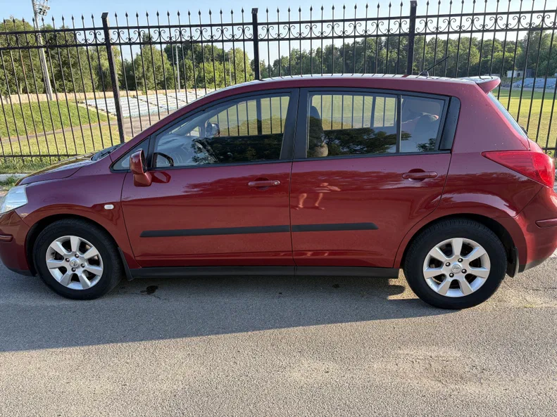 Nissan Tiida 2008 - 2