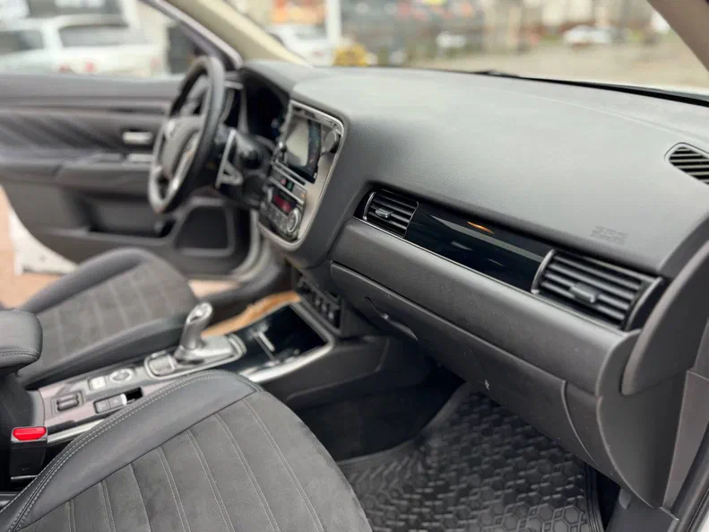 Mitsubishi Outlander 2019 - 2