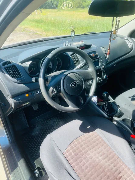 Kia Cerato 2011 - 12