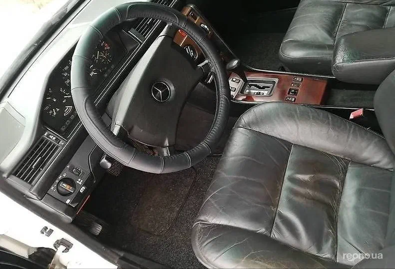 Mercedes-Benz E-Класс 1988