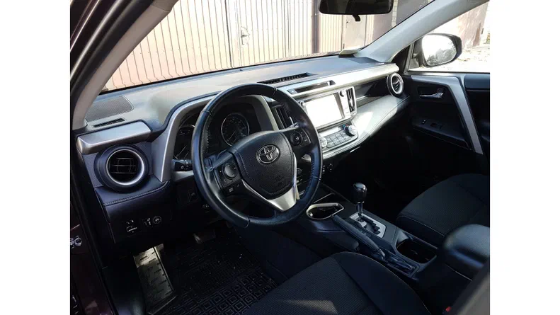 Toyota RAV4 2016 - 10