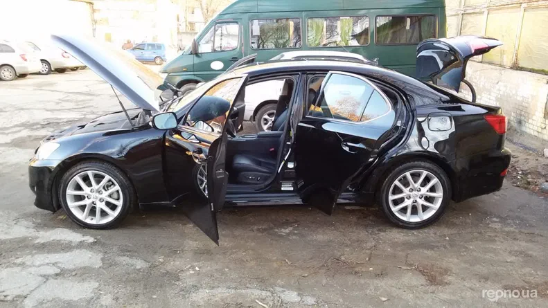 Lexus IS 2011