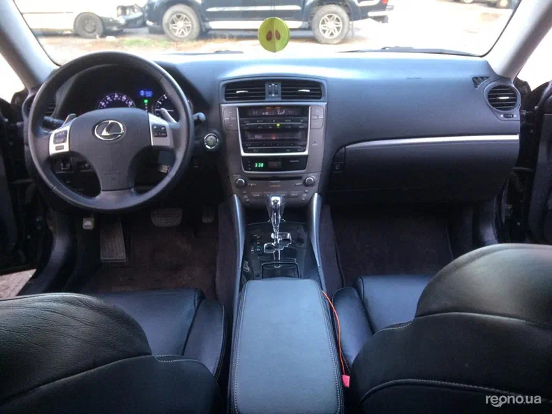 Lexus IS 2011 - 12