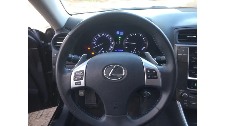 Lexus IS 2011