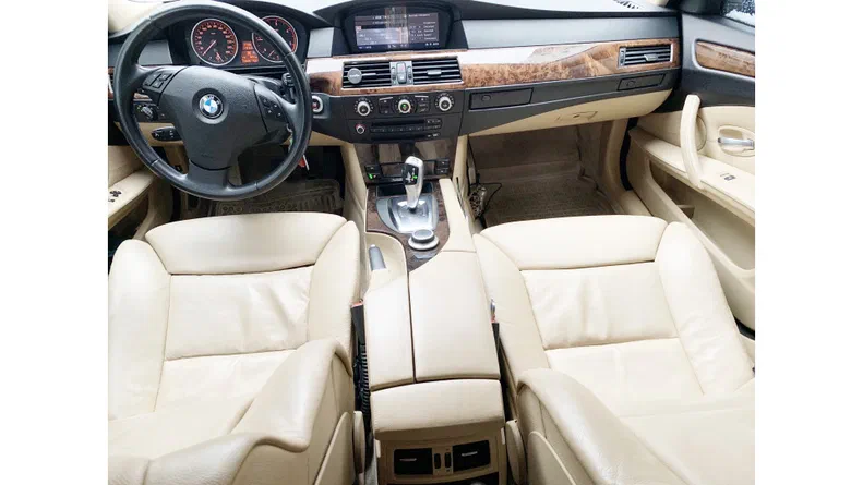 BMW 5 серія 2008 - 27