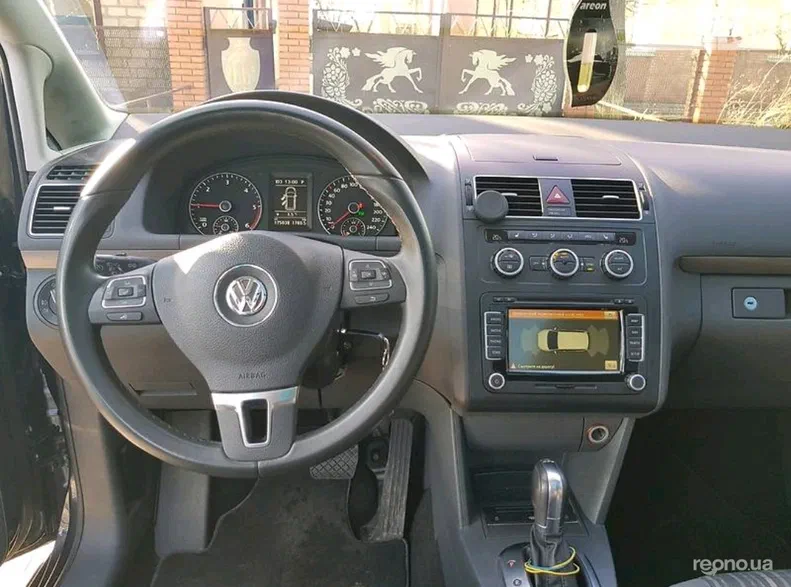 Volkswagen Touran 2012