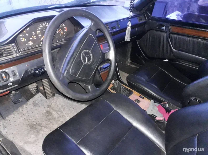 Mercedes-Benz W124 1990