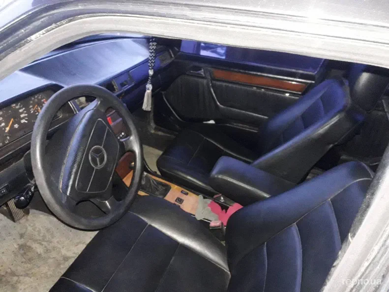 Mercedes-Benz W124 1990