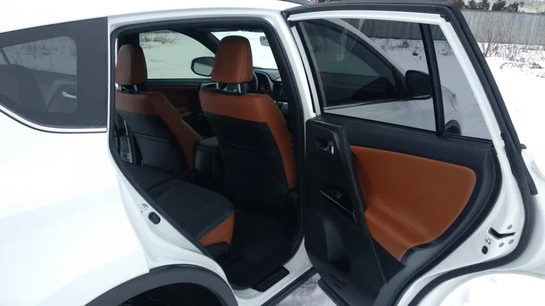 Toyota RAV4 2017 - 11