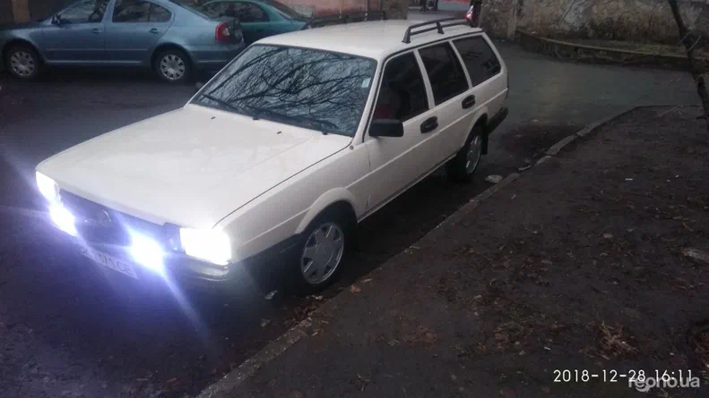 Volkswagen Passat 1987 - 8