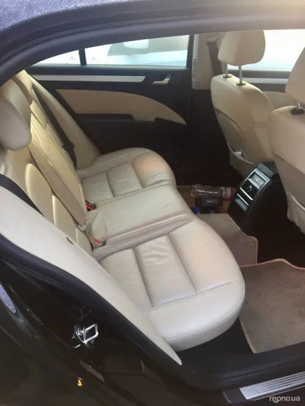 Skoda Superb 2011 - 6