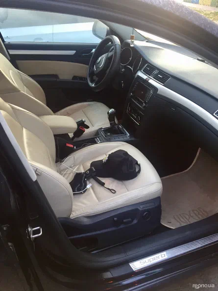 Skoda Superb 2011 - 8